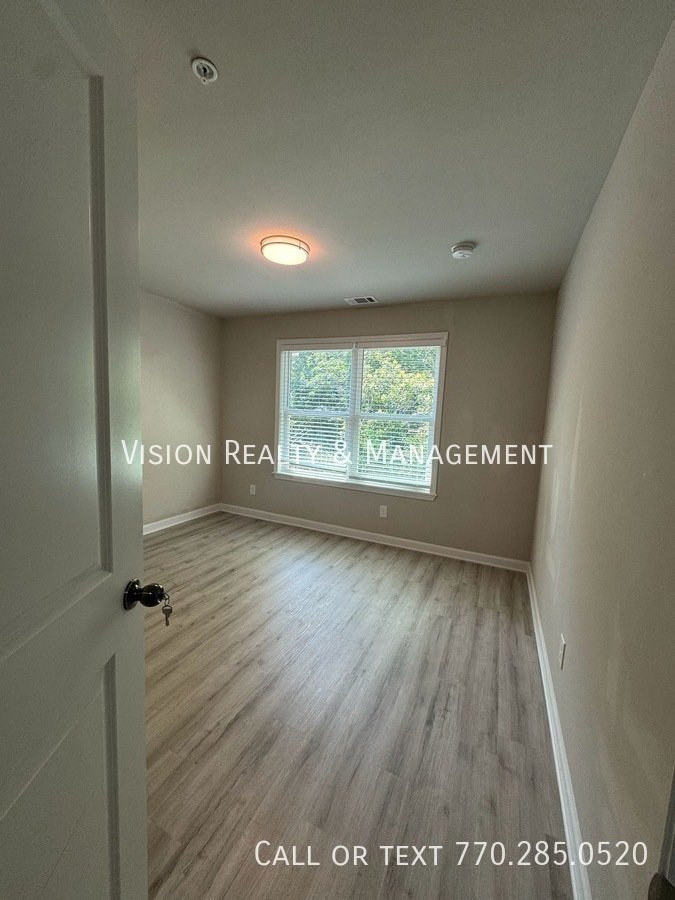 Beautiful 3 BD 2.5 BA Townhome MOVE in READY property image