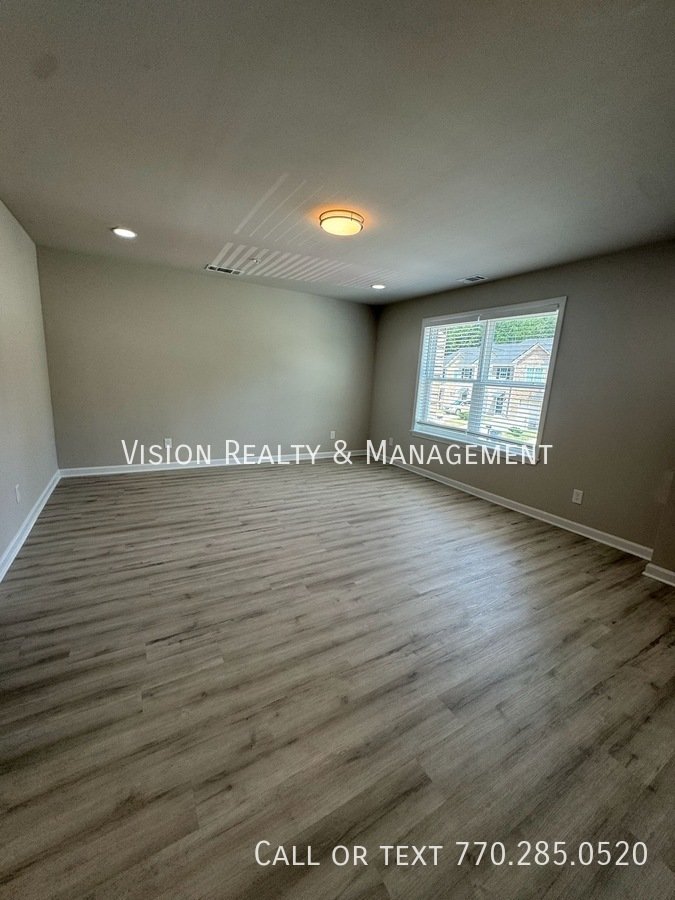 Beautiful 3 BD 2.5 BA Townhome MOVE in READY property image