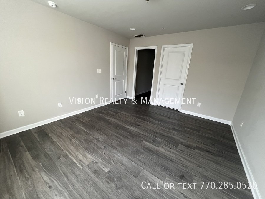 Beautiful 3 BD 2.5 BA Townhome MOVE in READY property image