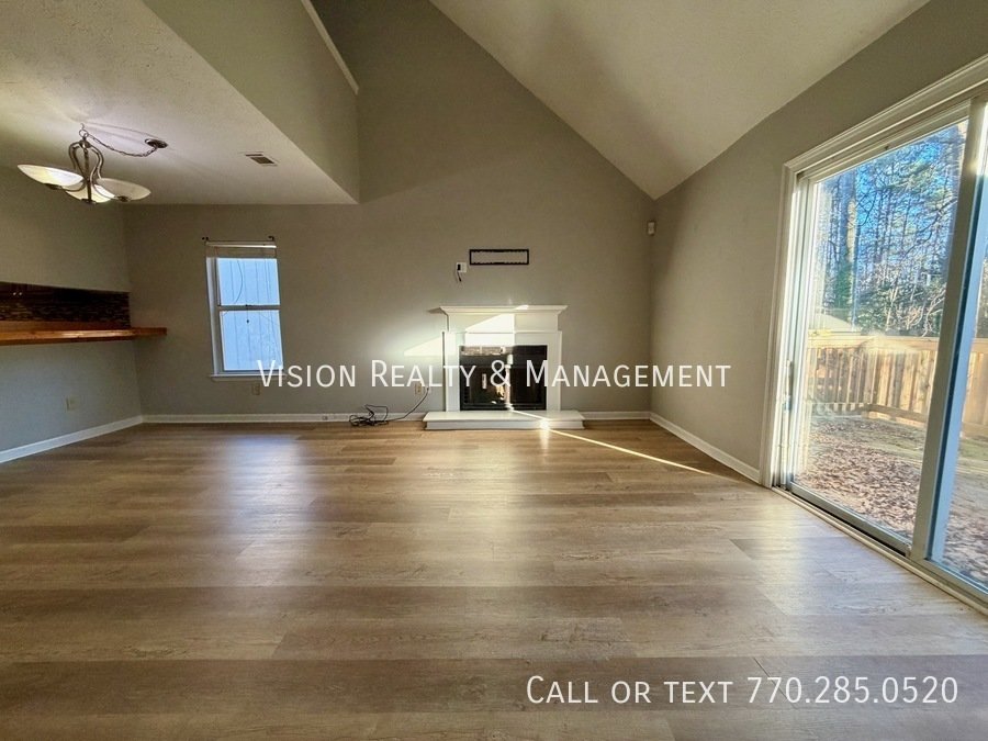 Beautiful 1BD 1.5 BA Townhome MOVE in READY property image
