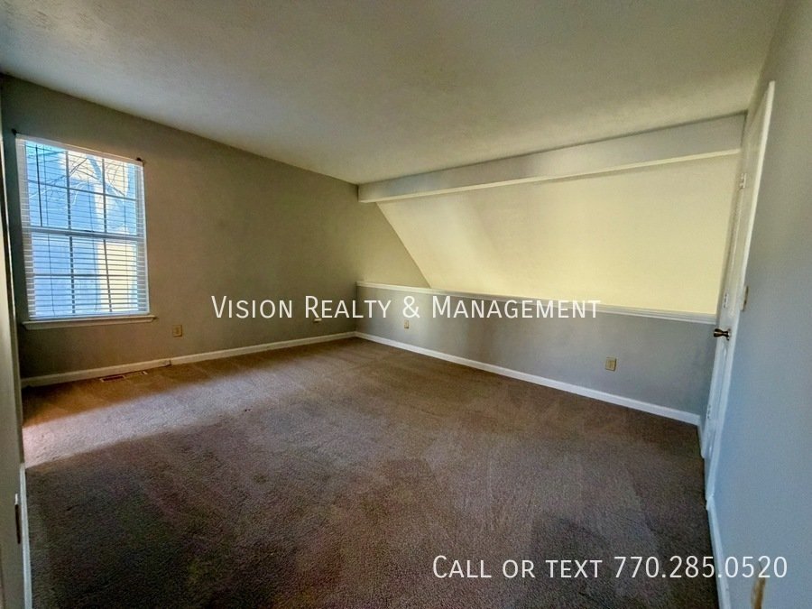 Beautiful 1BD 1.5 BA Townhome MOVE in READY property image