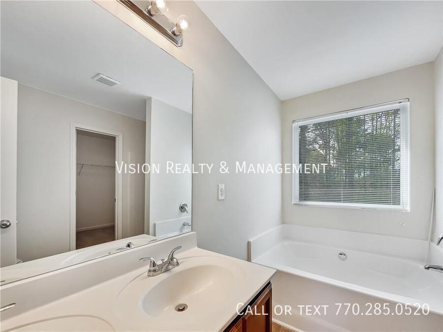 Beautiful 3 BD 2.5 BA In Atlanta! property image