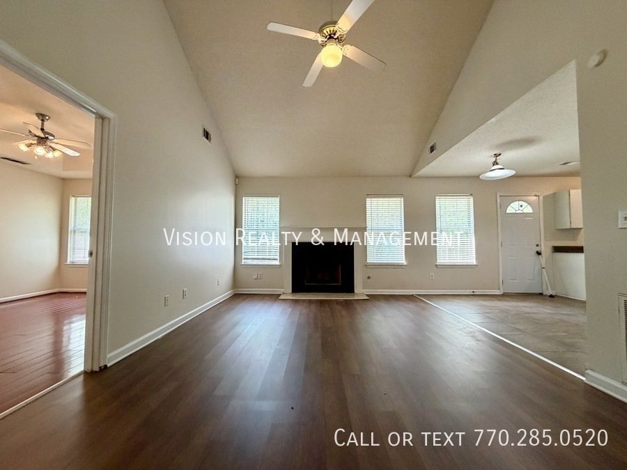 Lovely 3BD/2.5 BA In Lithonia property image