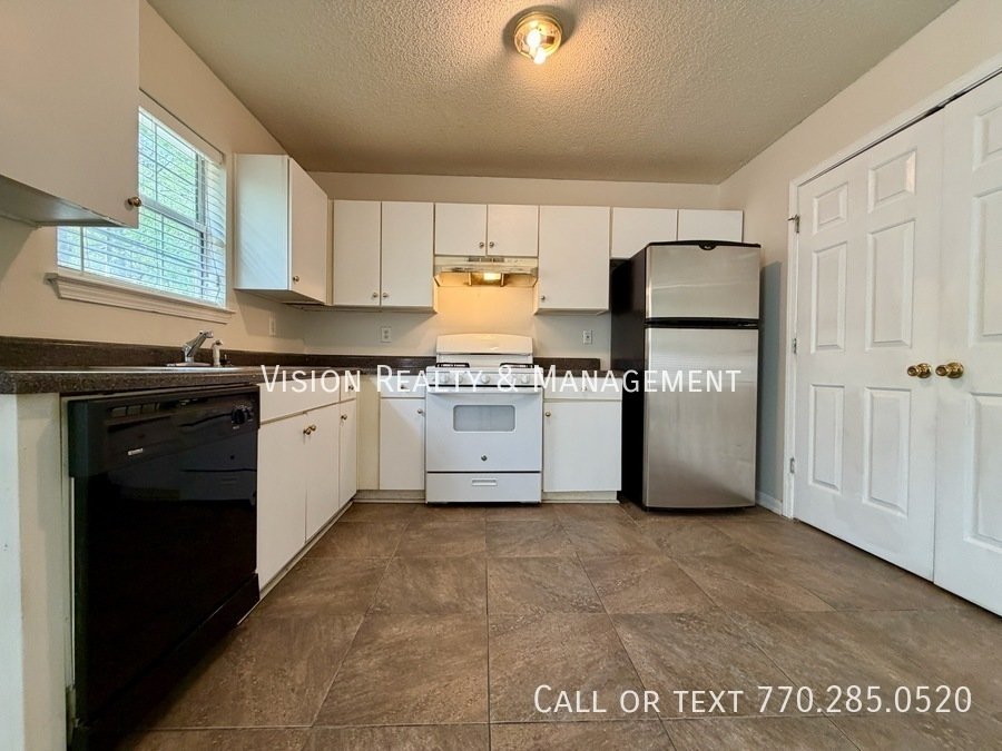 Lovely 3BD/2.5 BA In Lithonia property image