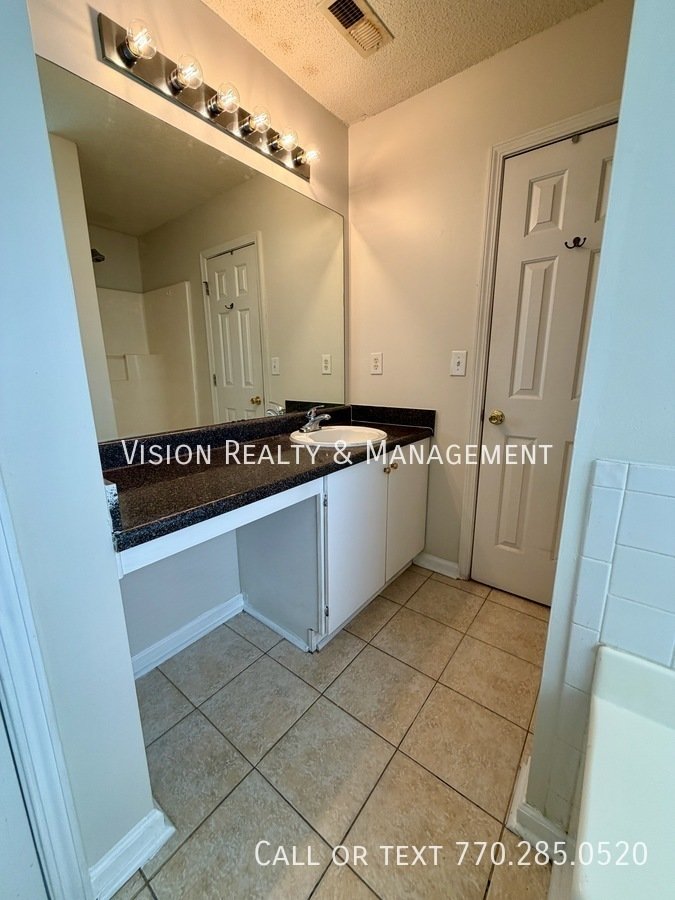 Lovely 3BD/2.5 BA In Lithonia property image