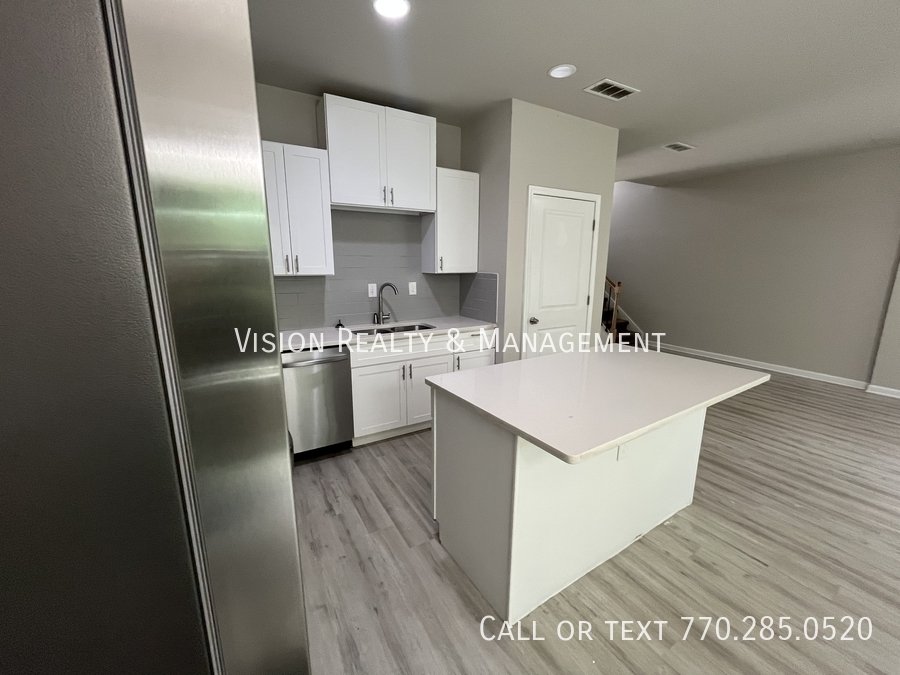 Beautiful 3 BD 2.5 BA Townhome MOVE in READY property image