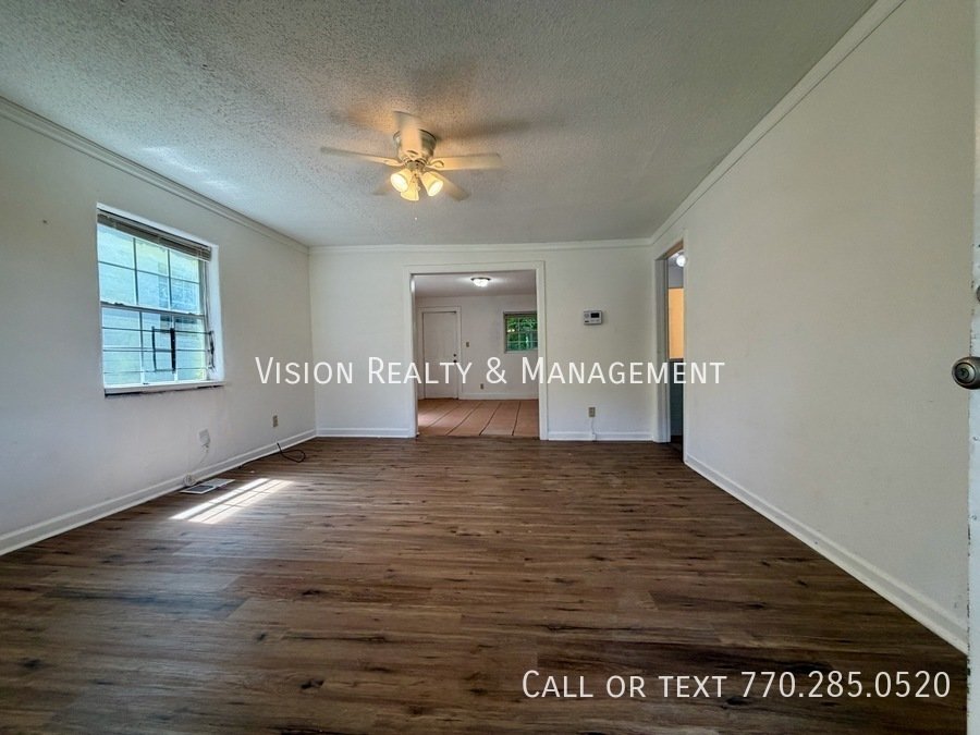 1070 Ollie Cir property image