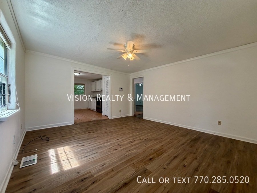 1070 Ollie Cir property image
