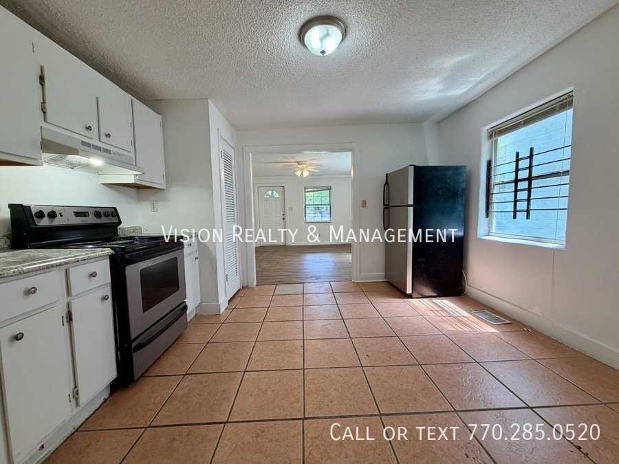 1070 Ollie Cir property image