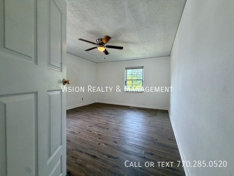 1070 Ollie Cir property image