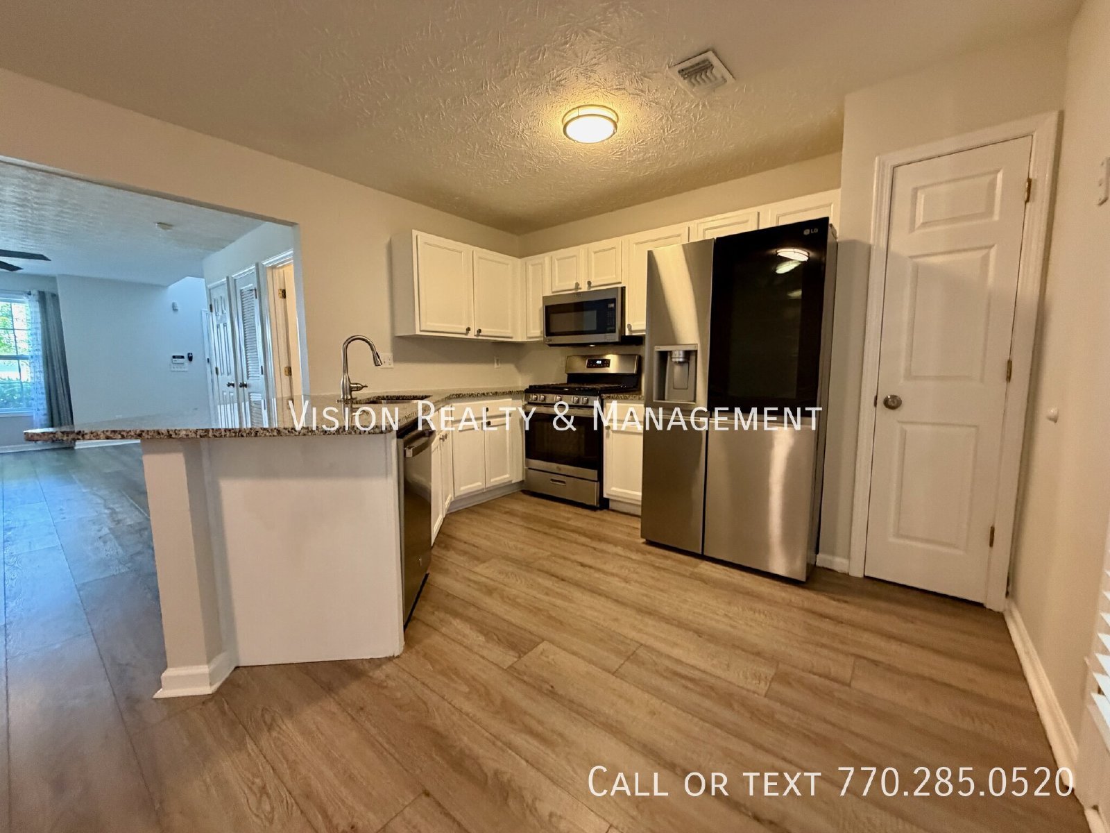 Beautiful 2 BD 2 BA Townhome property image