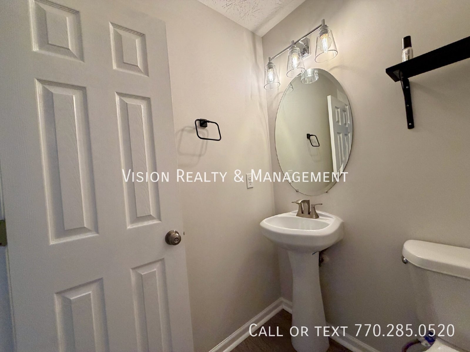 Beautiful 2 BD 2 BA Townhome property image