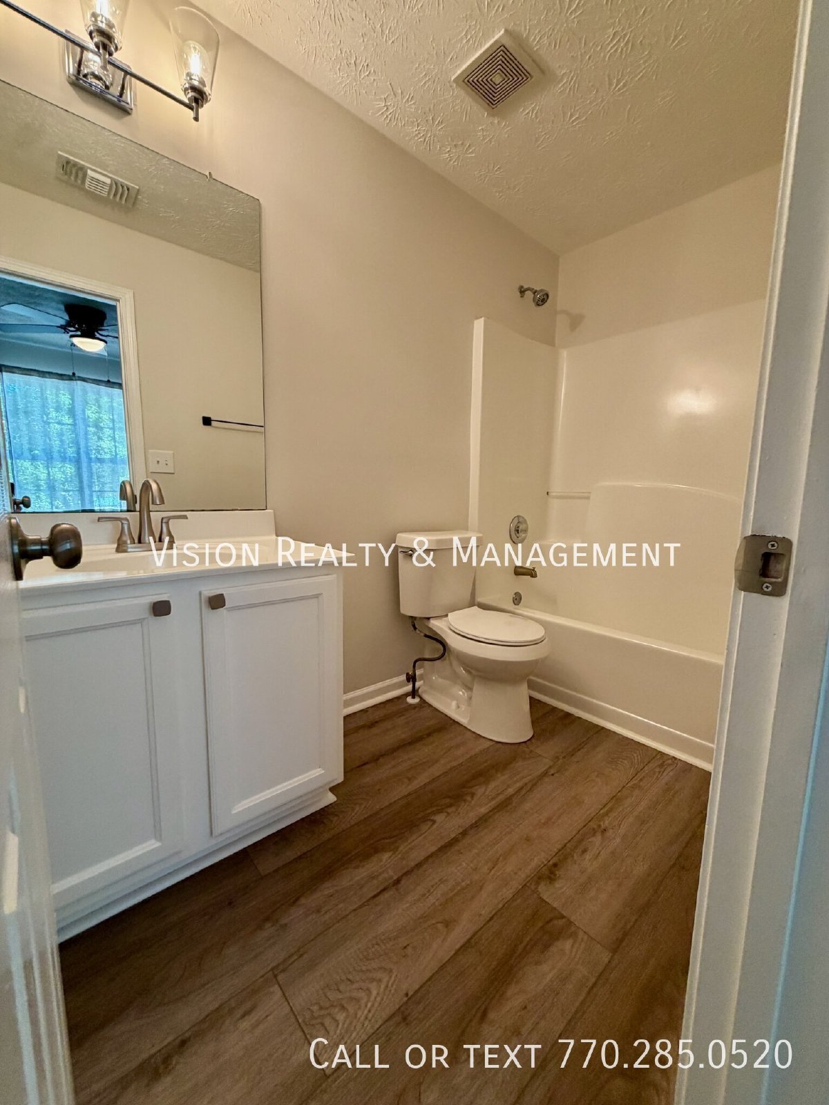 Beautiful 2 BD 2 BA Townhome property image