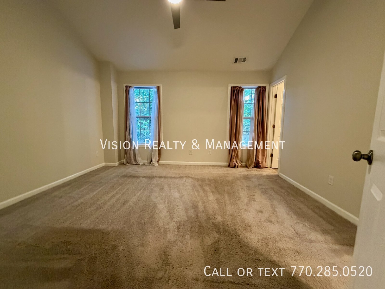Beautiful 2 BD 2 BA Townhome property image