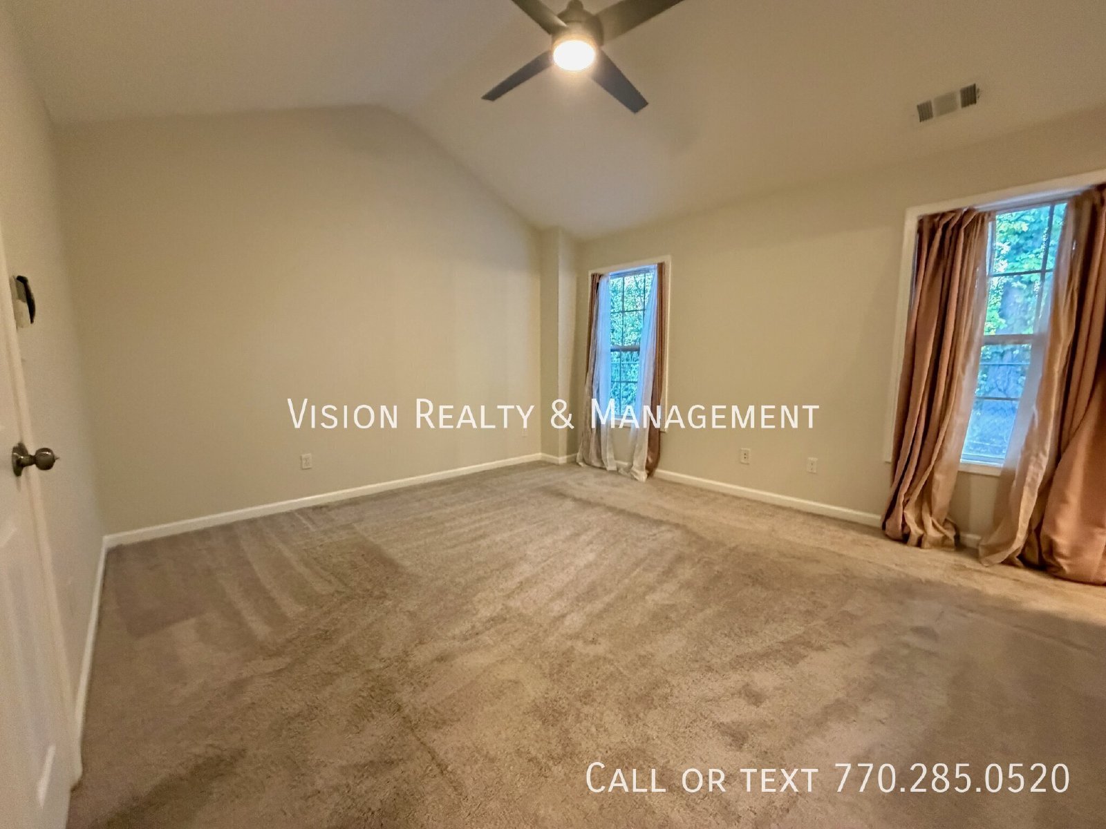 Beautiful 2 BD 2 BA Townhome property image