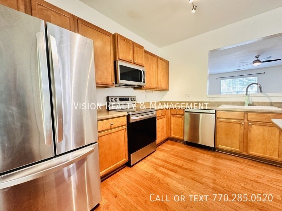 Beautiful 3 BD 2.5 BA Townhome property image