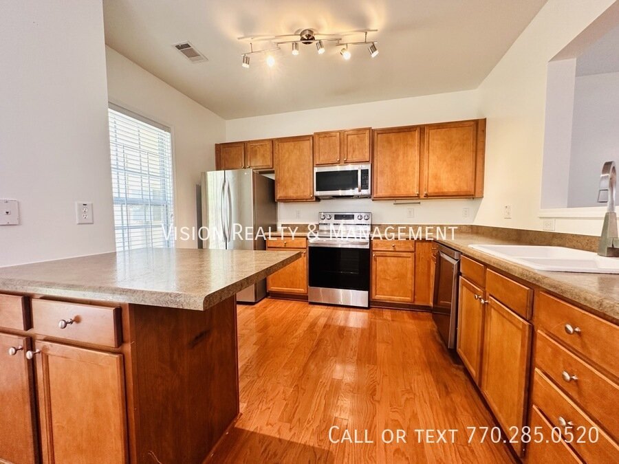 Beautiful 3 BD 2.5 BA Townhome property image