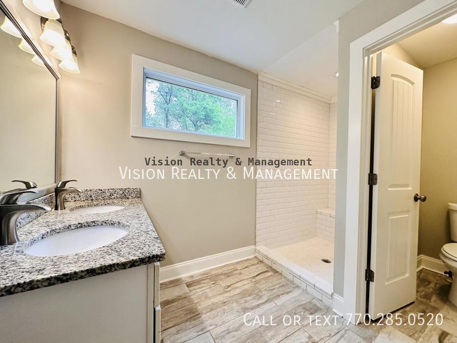 Beautiful 3 BR 2 BA in Hapeville! property image