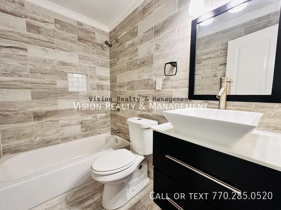 Beautiful 3 BR 2 BA in Hapeville! property image