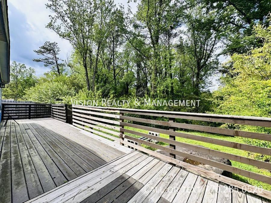 Beautiful 3 BR 2 BA in Hapeville! property image