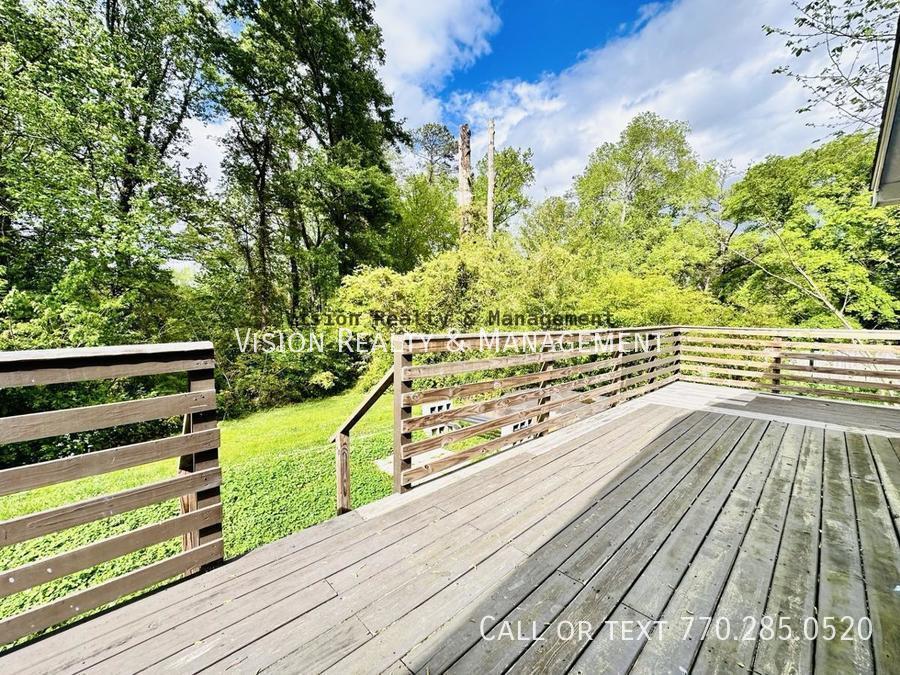 Beautiful 3 BR 2 BA in Hapeville! property image