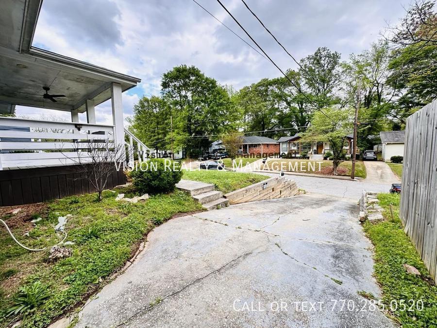 Beautiful 3 BR 2 BA in Hapeville! property image